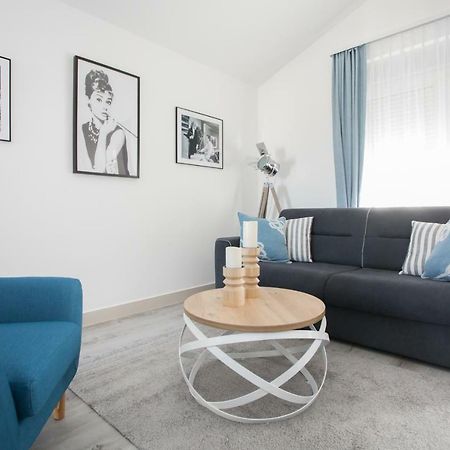 Apartment Movie Primosten Bagian luar foto