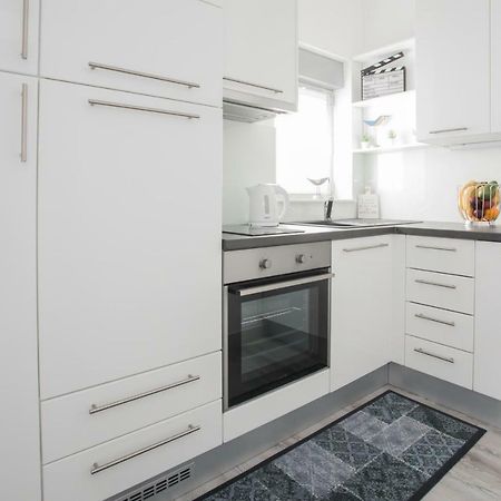 Apartment Movie Primosten Bagian luar foto