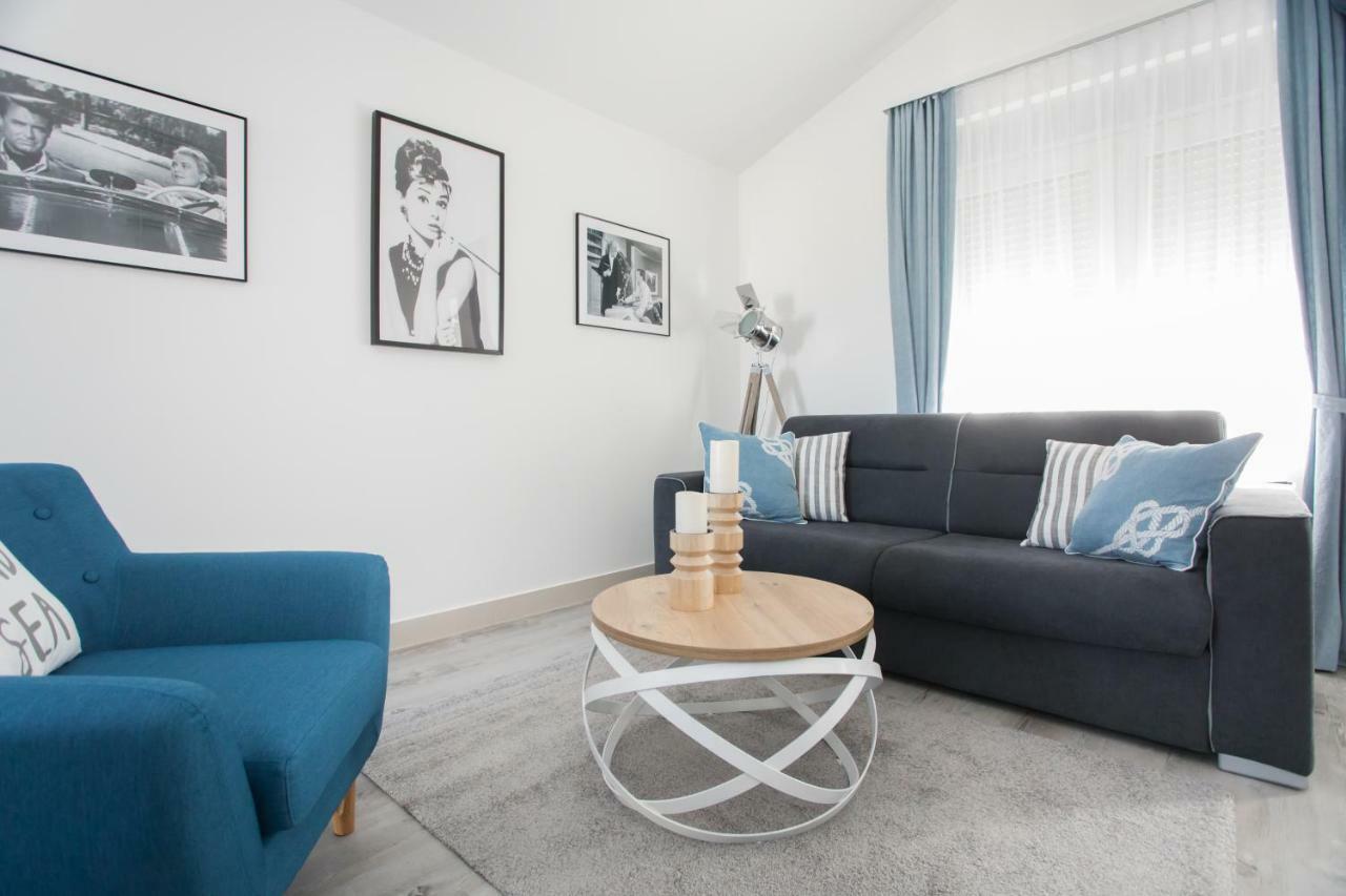 Apartment Movie Primosten Bagian luar foto
