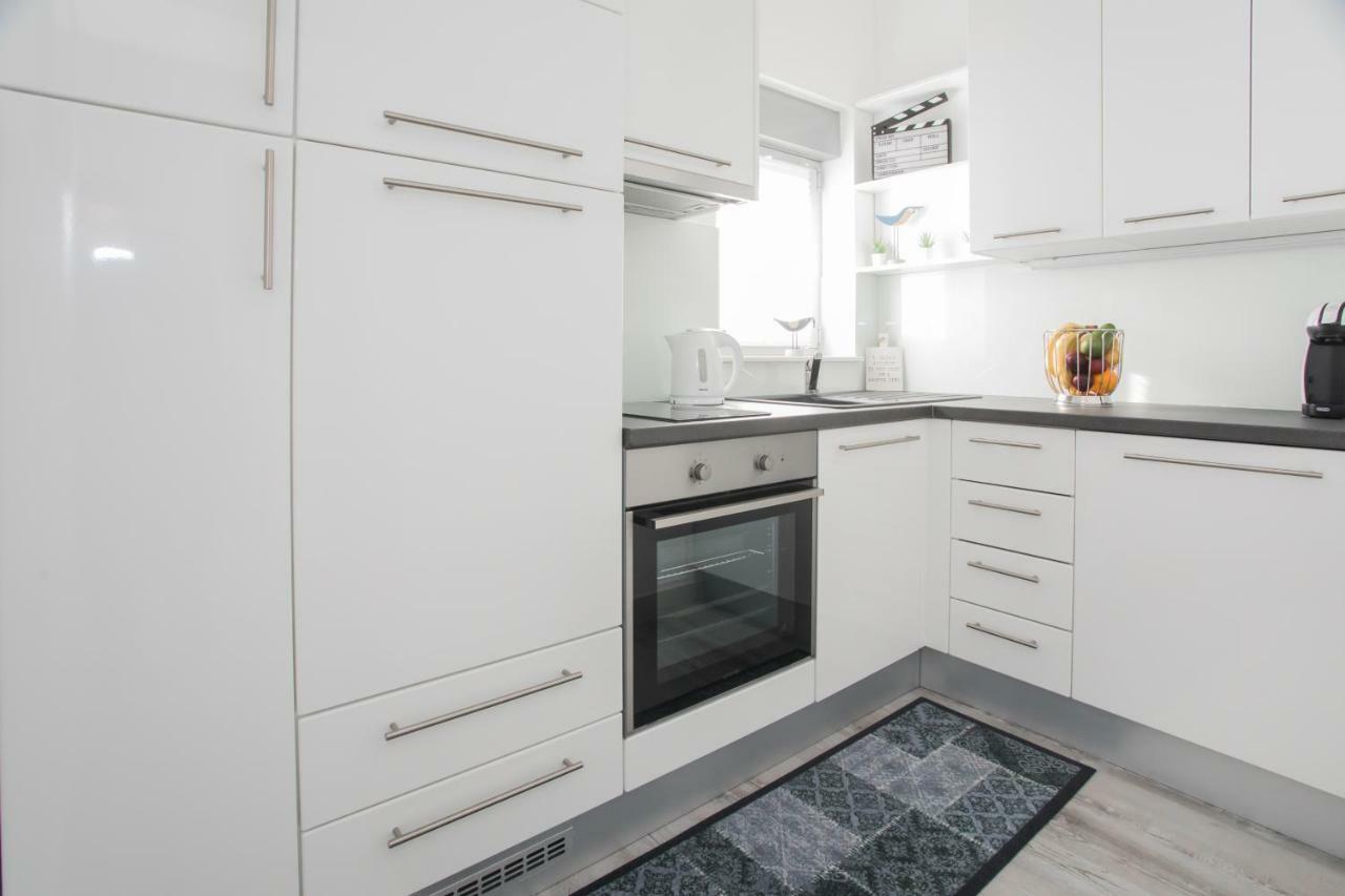 Apartment Movie Primosten Bagian luar foto