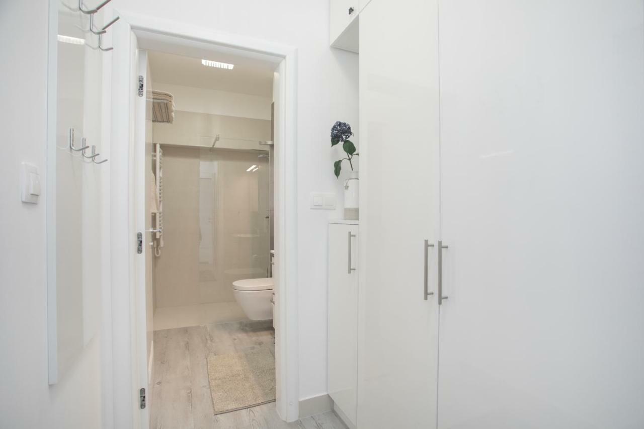 Apartment Movie Primosten Bagian luar foto