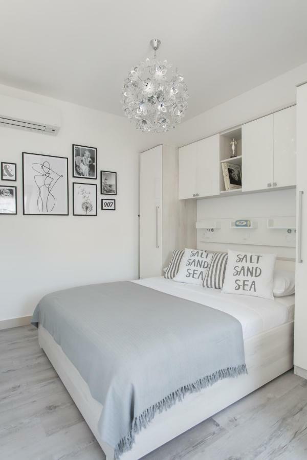 Apartment Movie Primosten Bagian luar foto