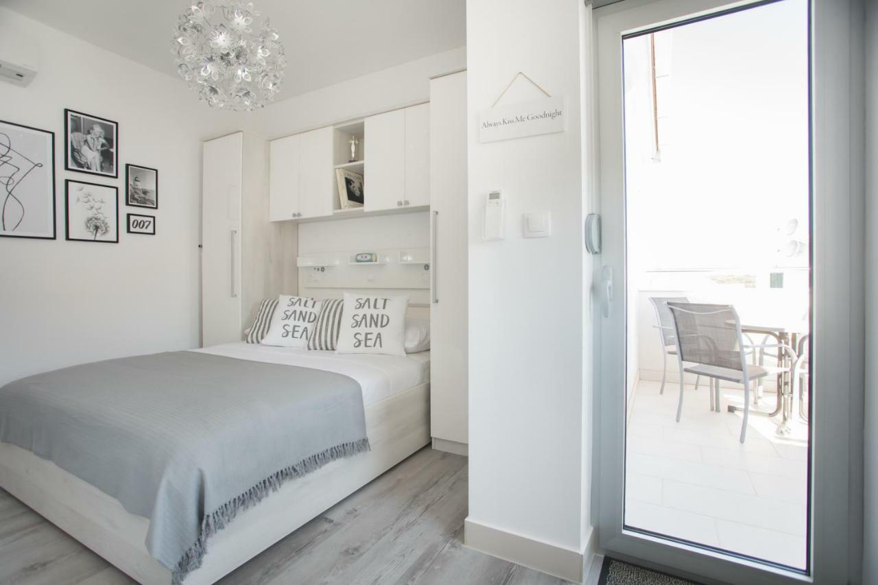 Apartment Movie Primosten Bagian luar foto
