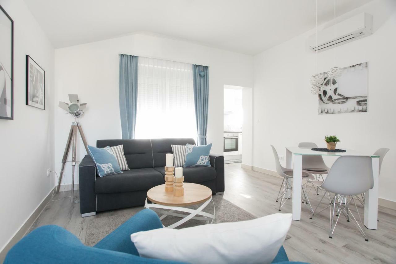 Apartment Movie Primosten Bagian luar foto