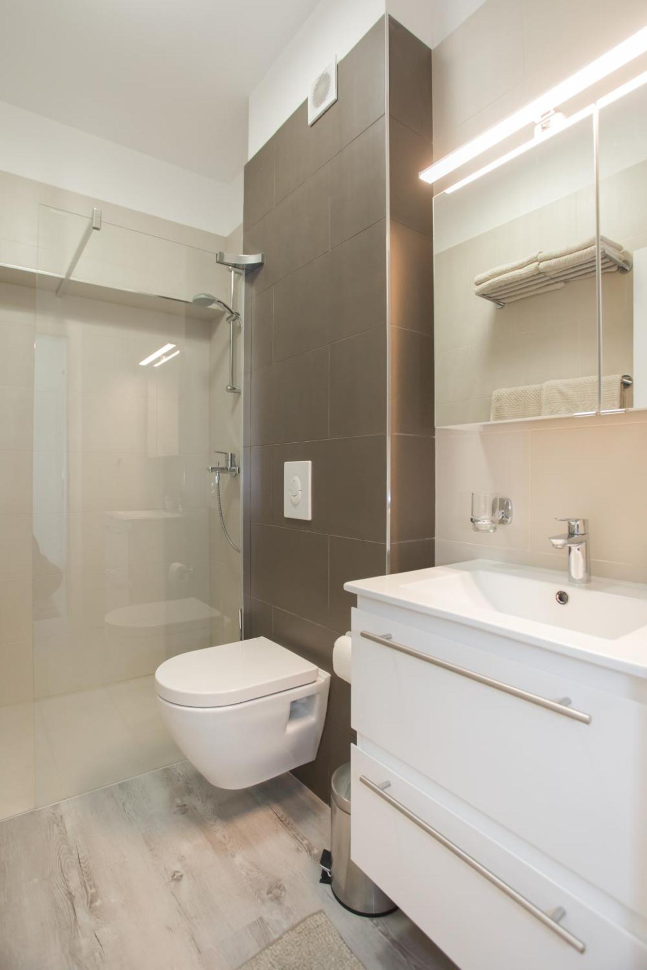 Apartment Movie Primosten Bagian luar foto